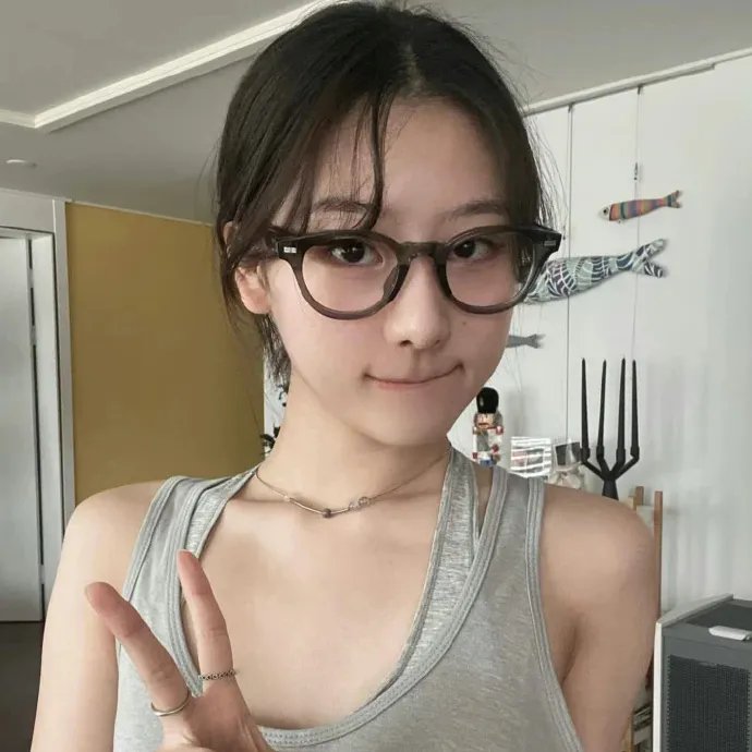 朦胧的山荷叶